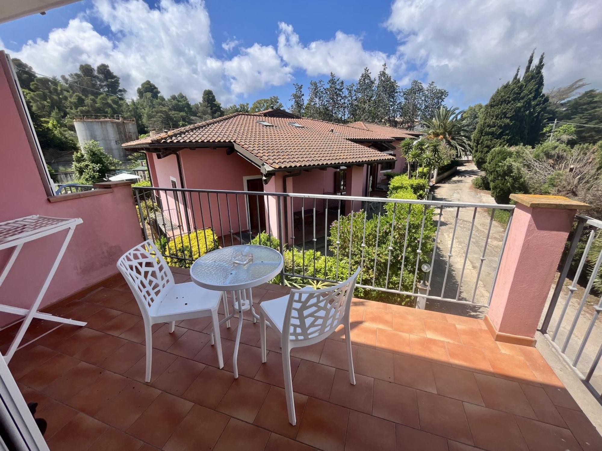 Hotel Villa Rosa Porto Azzurro Exteriör bild